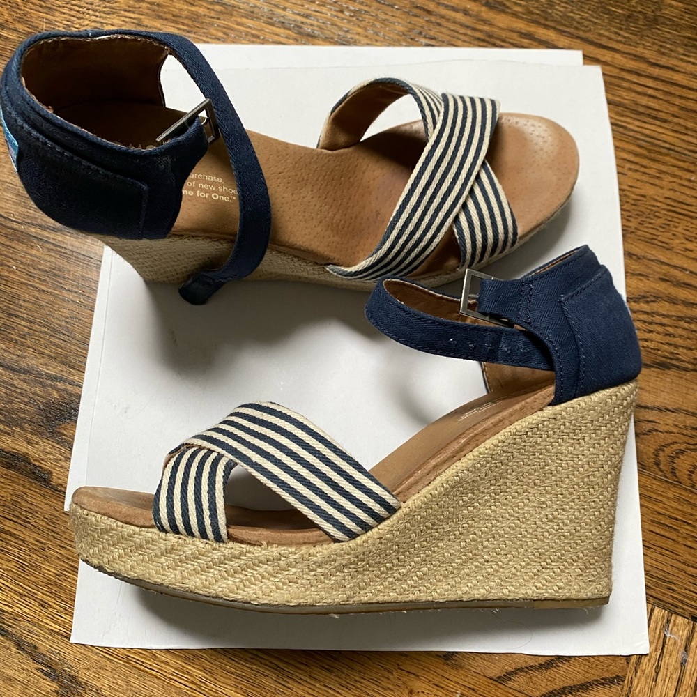 Toms steeply wedge
